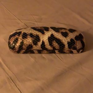 FOSTER GRANT SOFIA VERGARA HARD SHELL CASE FOR GLASSES